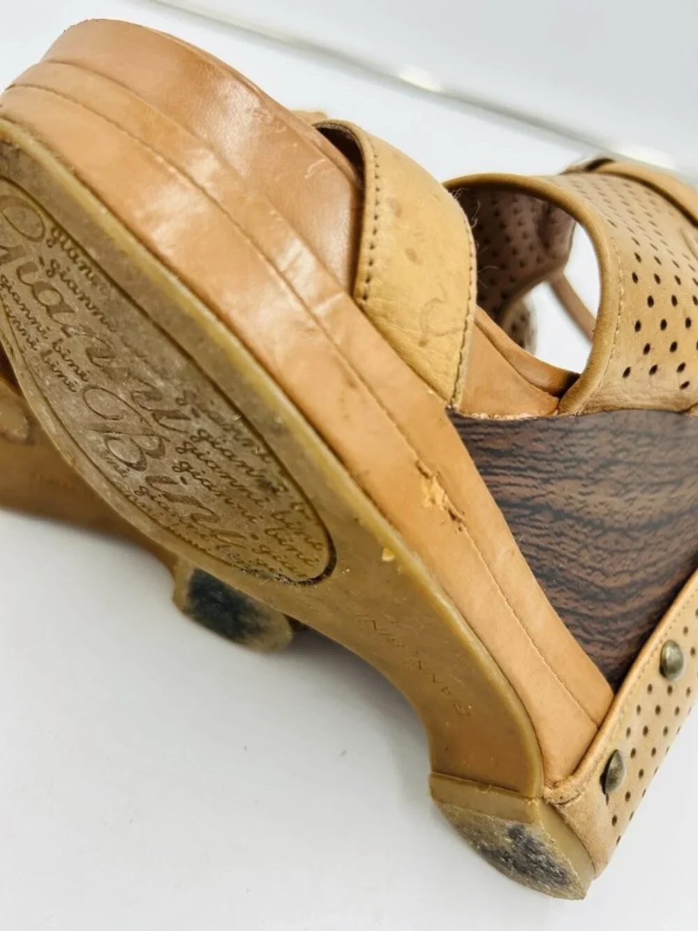 Gianni Bini Camel Leather Wooden Perforated Wedge Platform Sandal Sz 6.5